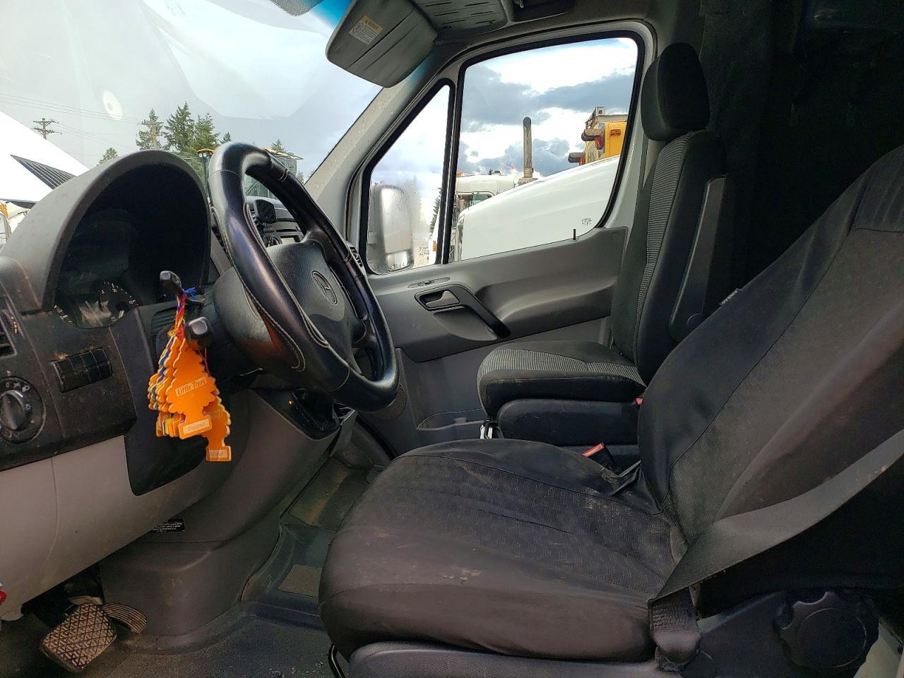 2012 Mercedes Benz Sprinter Box Truck - Фото 7