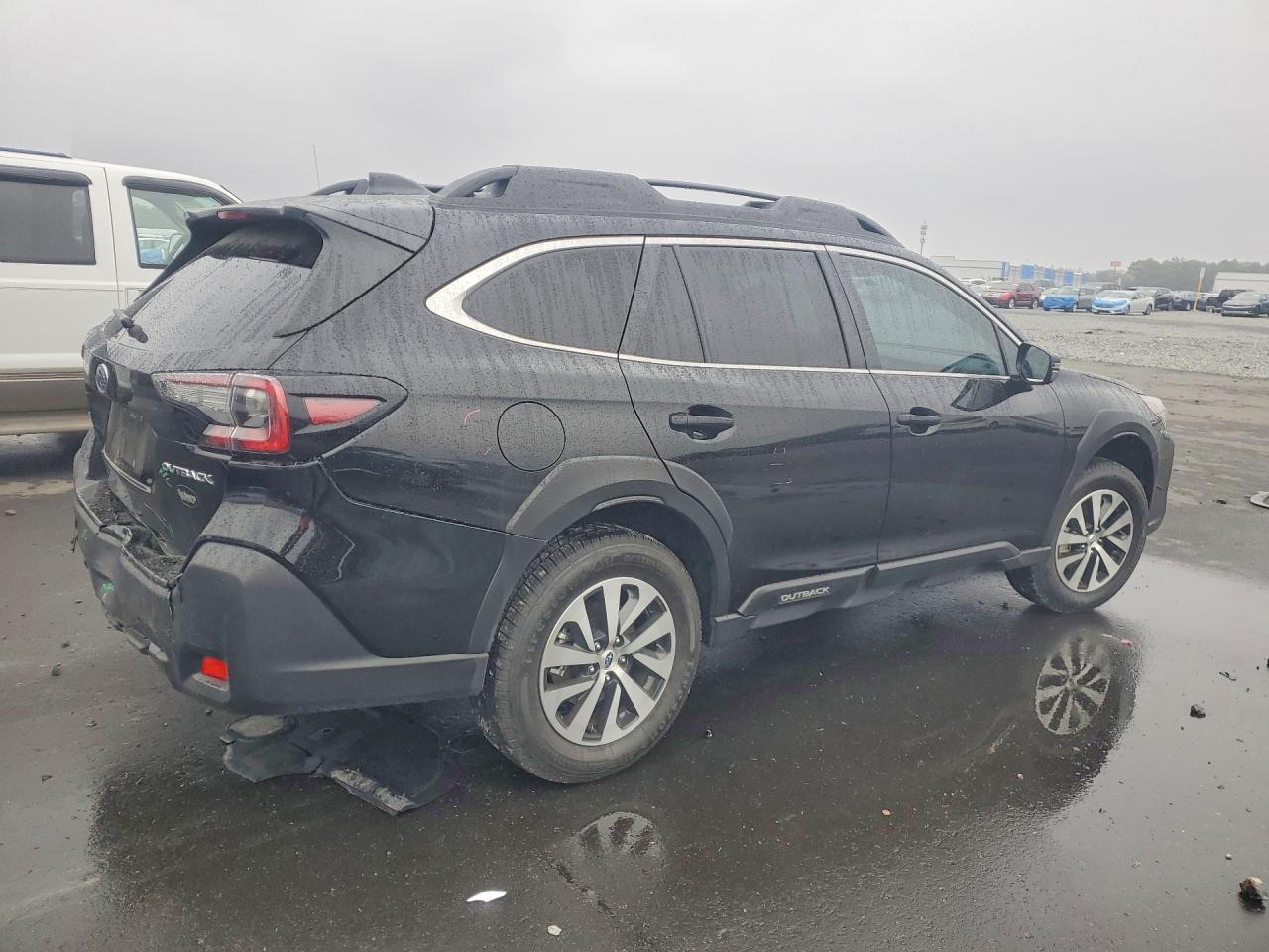 2024 Subaru Outback Premium - Image 3