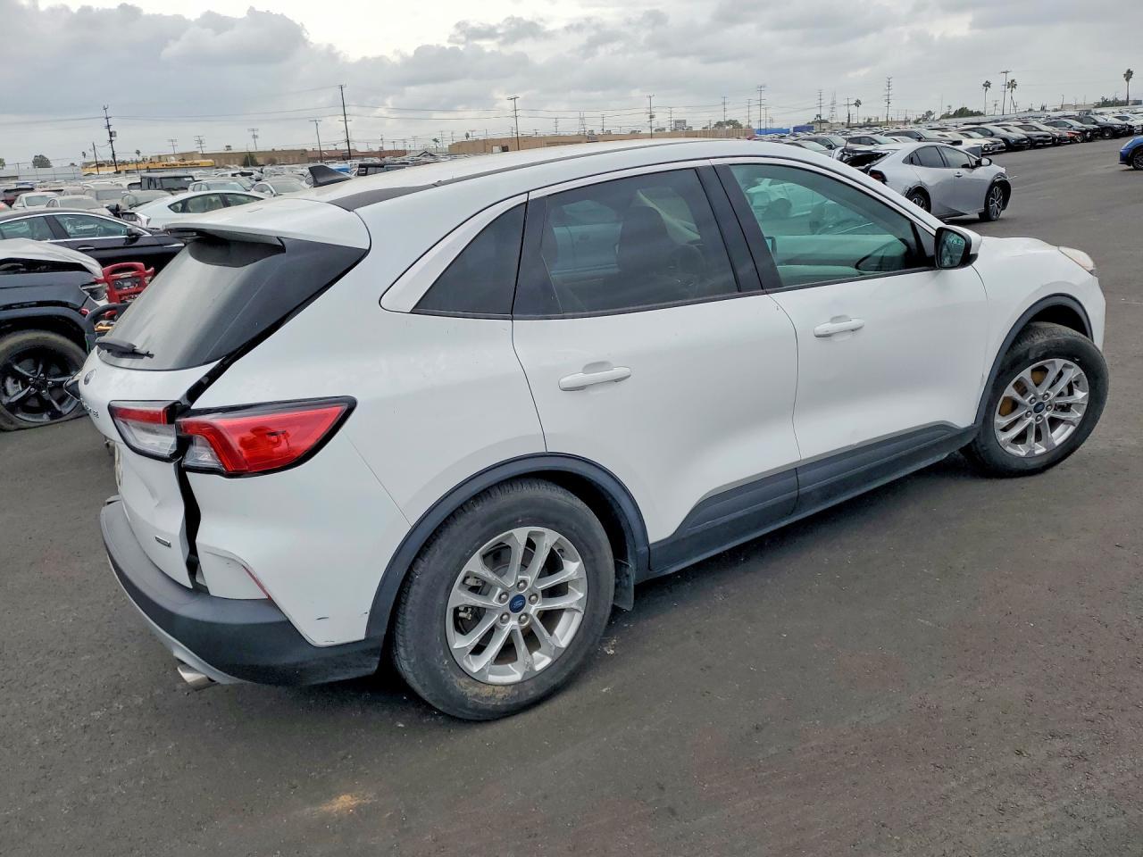 2021 Ford Escape - Фото 3