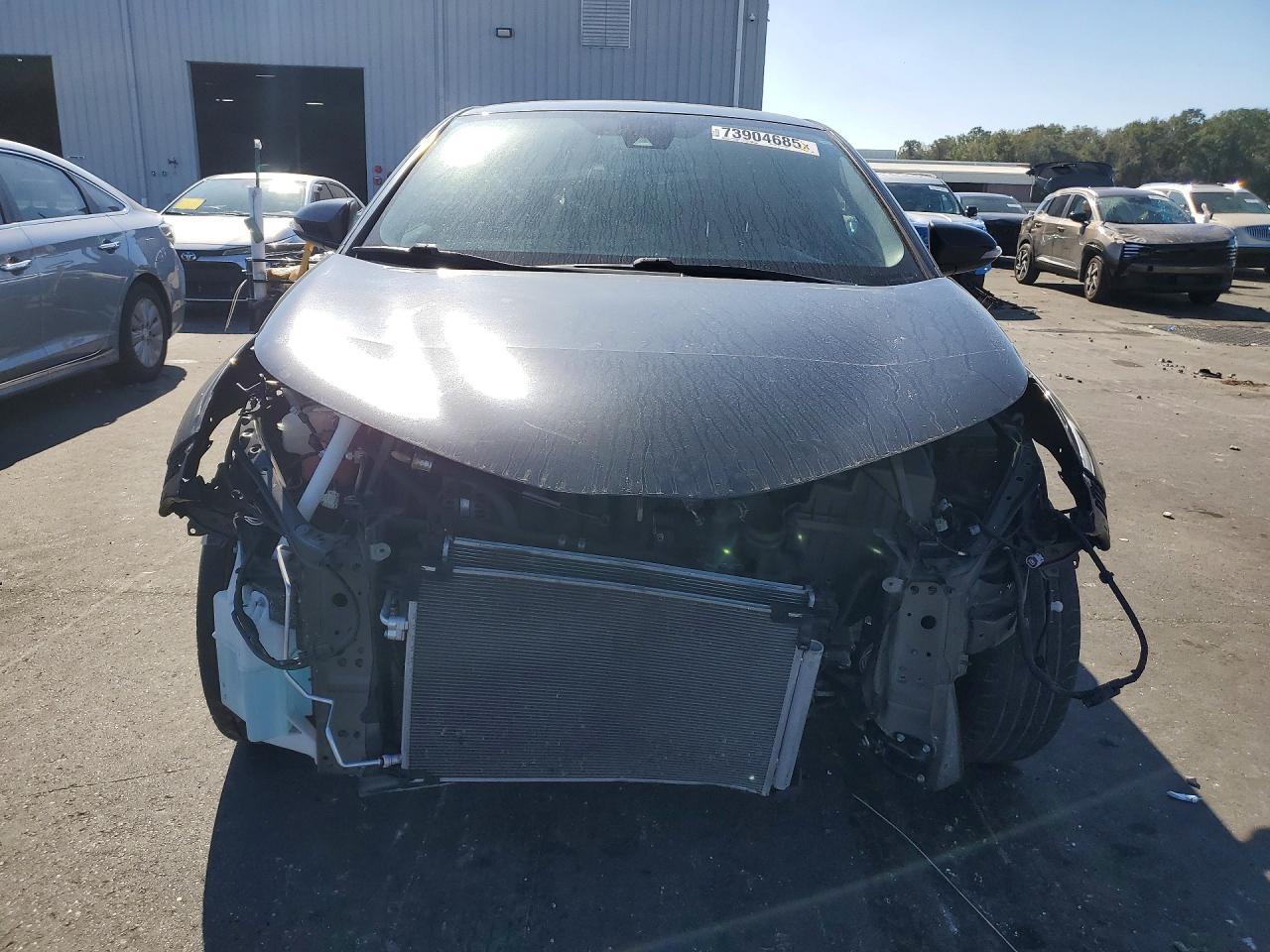 2019 Toyota C-Hr Le - Image 5