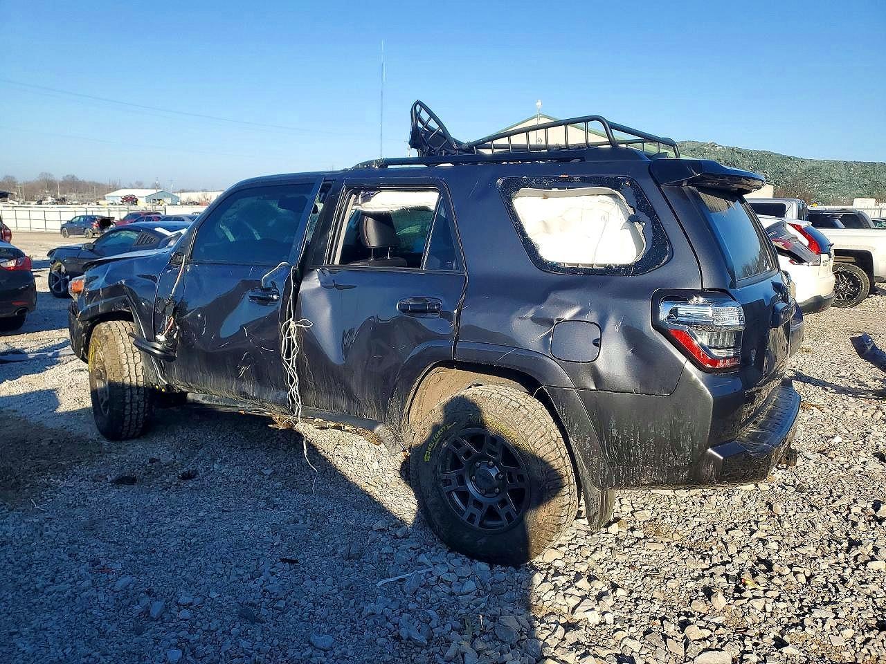 2021 Toyota 4Runner Venture - Фото 2