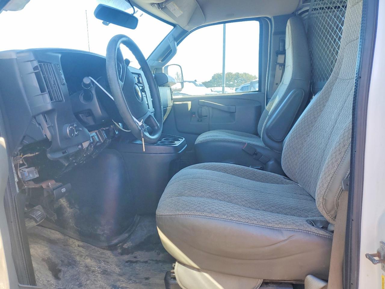 2017 Chevrolet Express G2500 - Image 7