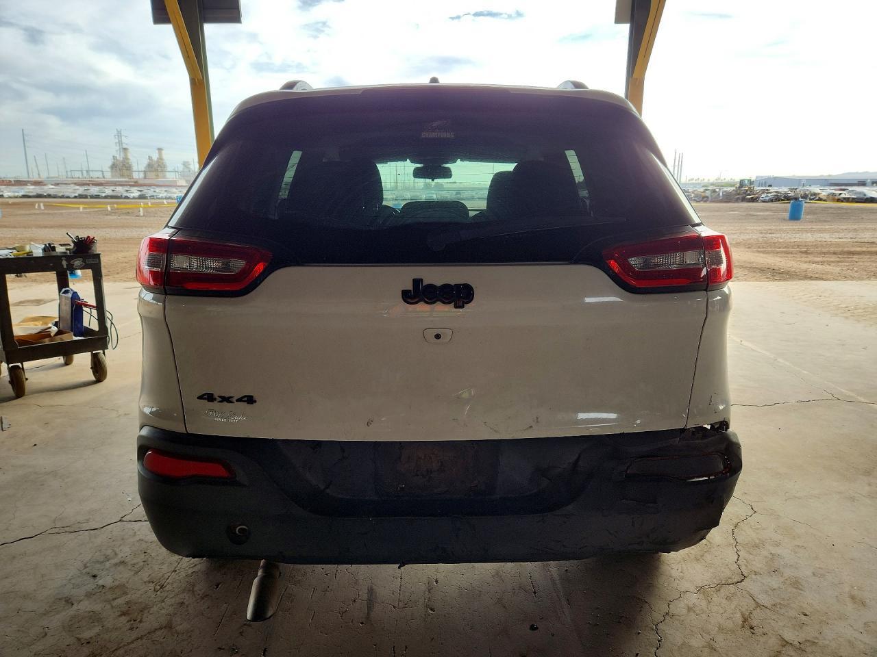 2016 Jeep Cherokee Sport - Фото 6