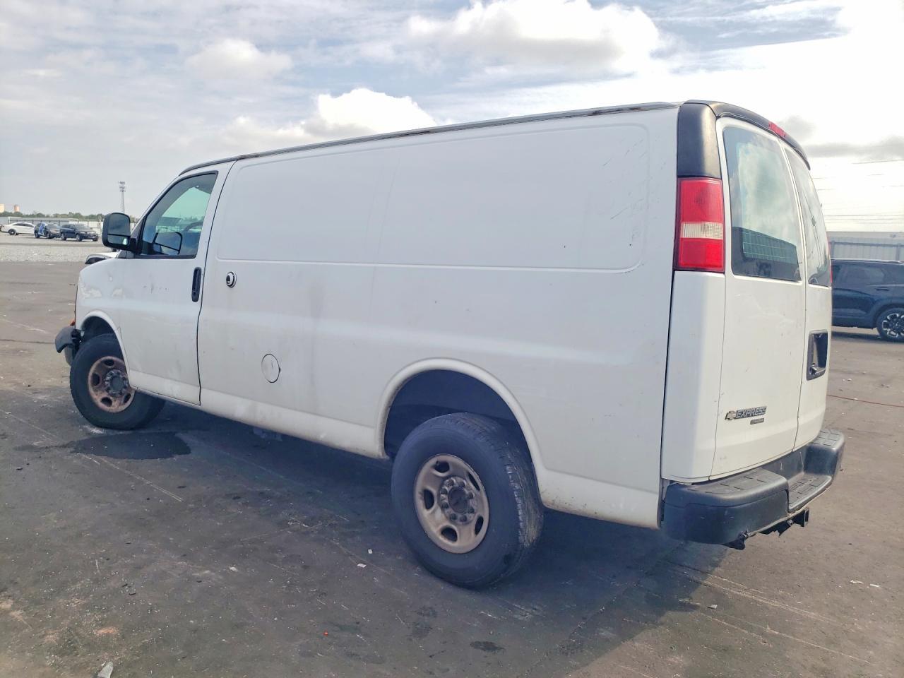 2013 Chev Express Cargo 2500 1 - Image 2