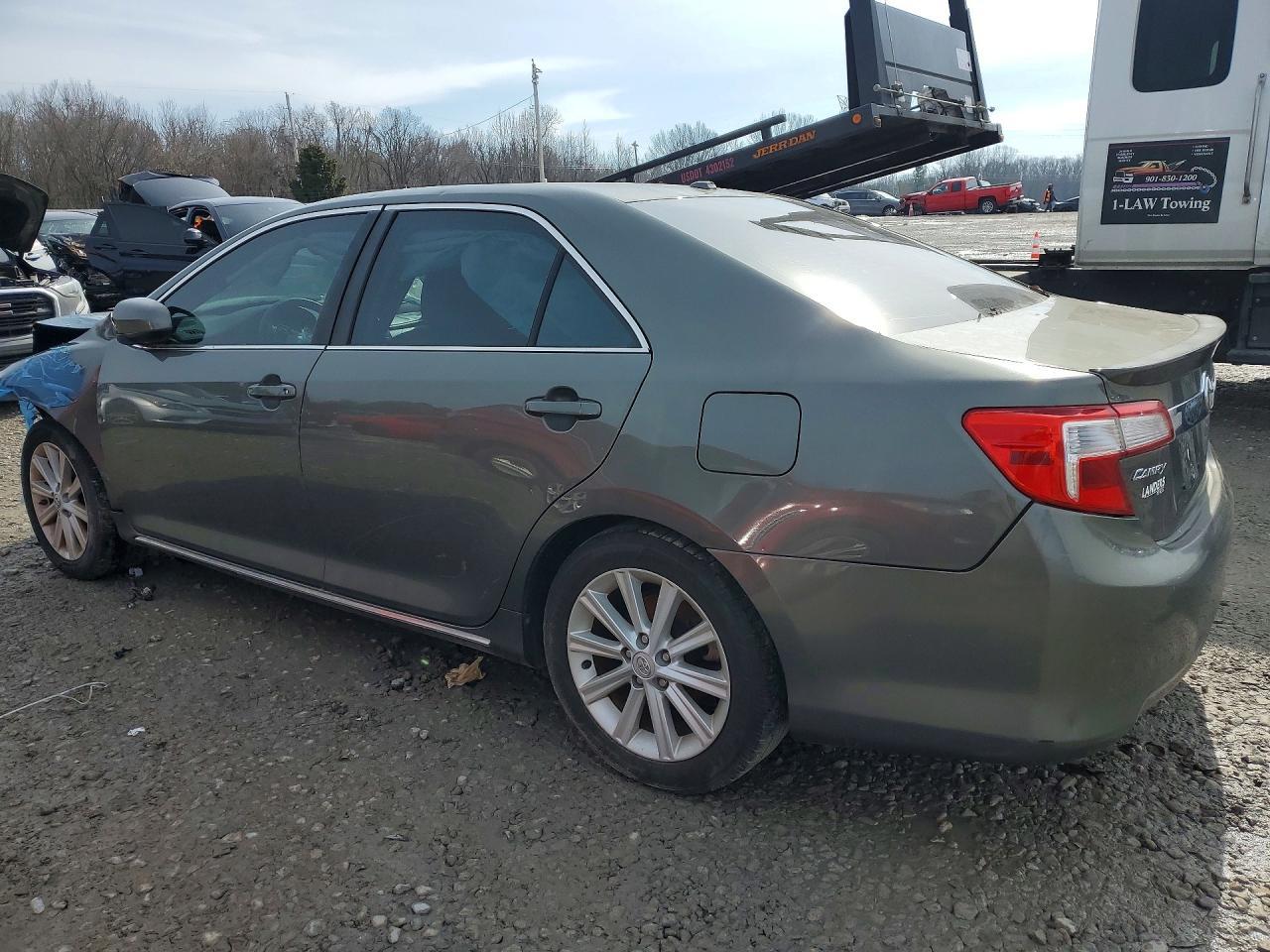 2013 Toyt Camry Se Xle - Image 2