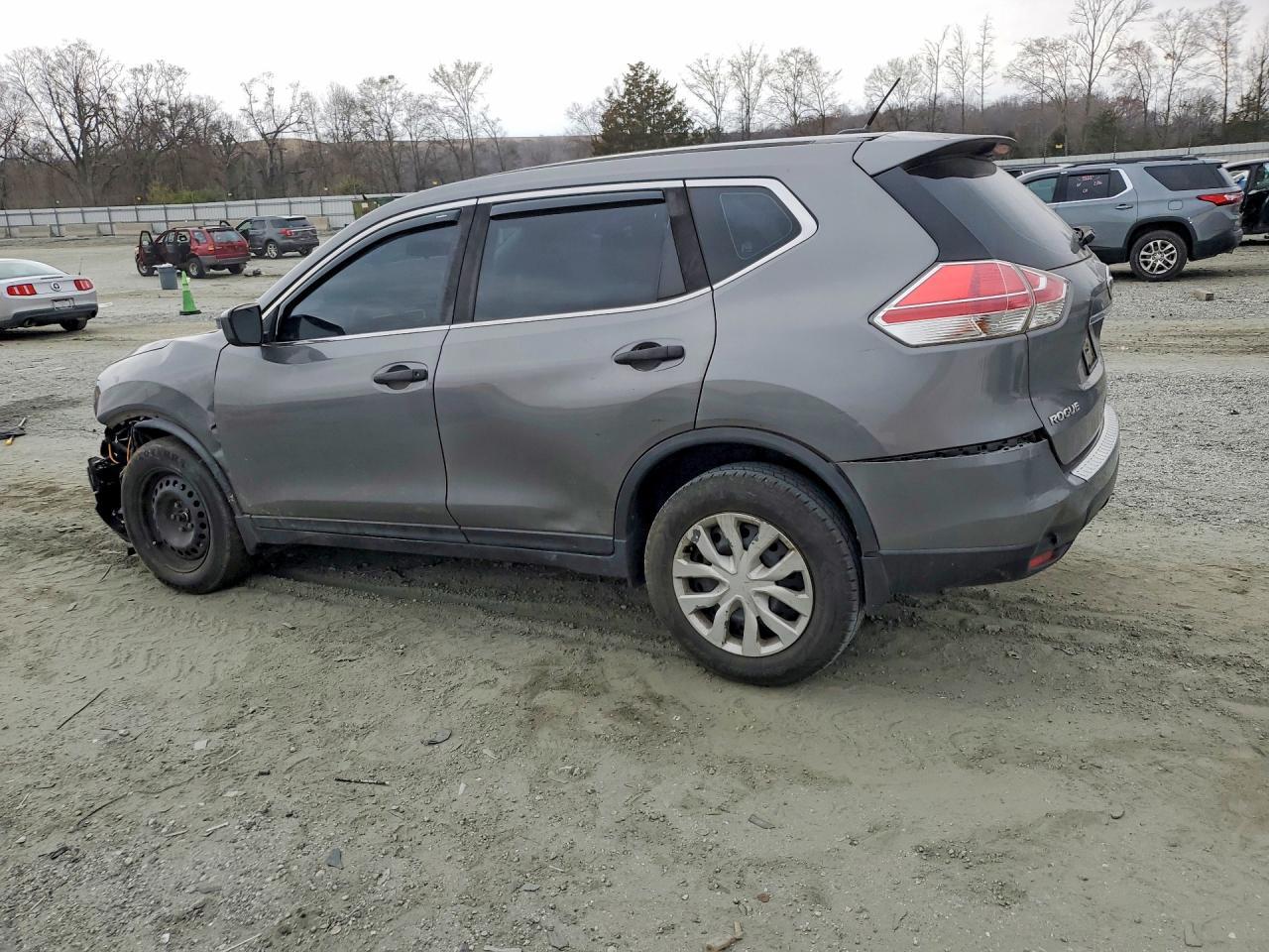 2016 Nissan Rogue S - Фото 2