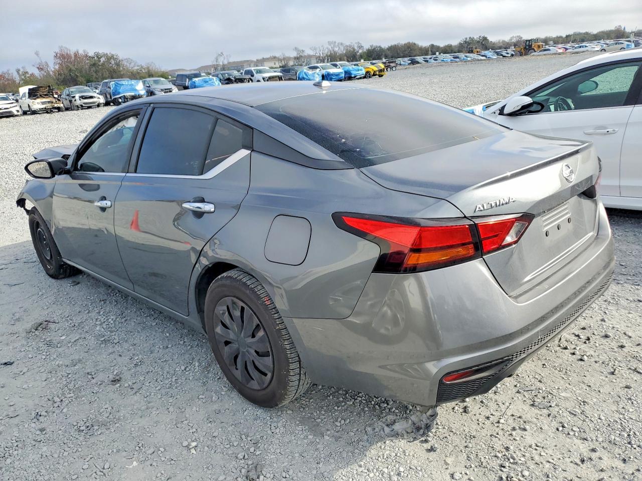 2020 Nissan Altima 2.5 S - Image 2