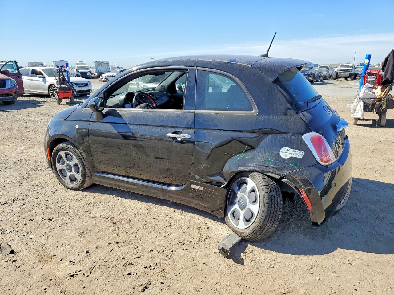 2015 Fiat 500 Electric - Image 2