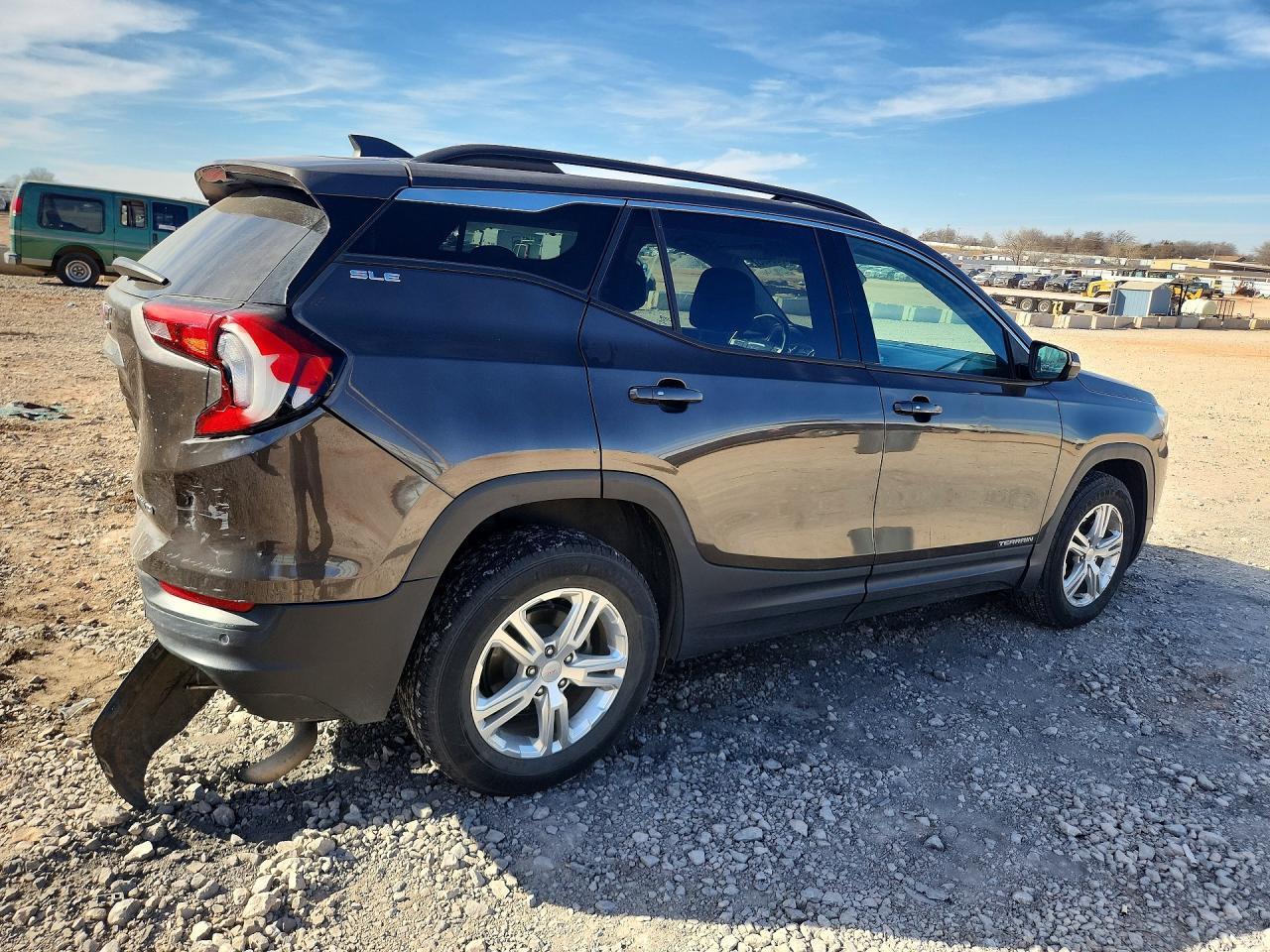 2020 GMC Terrain Sle - Image 3