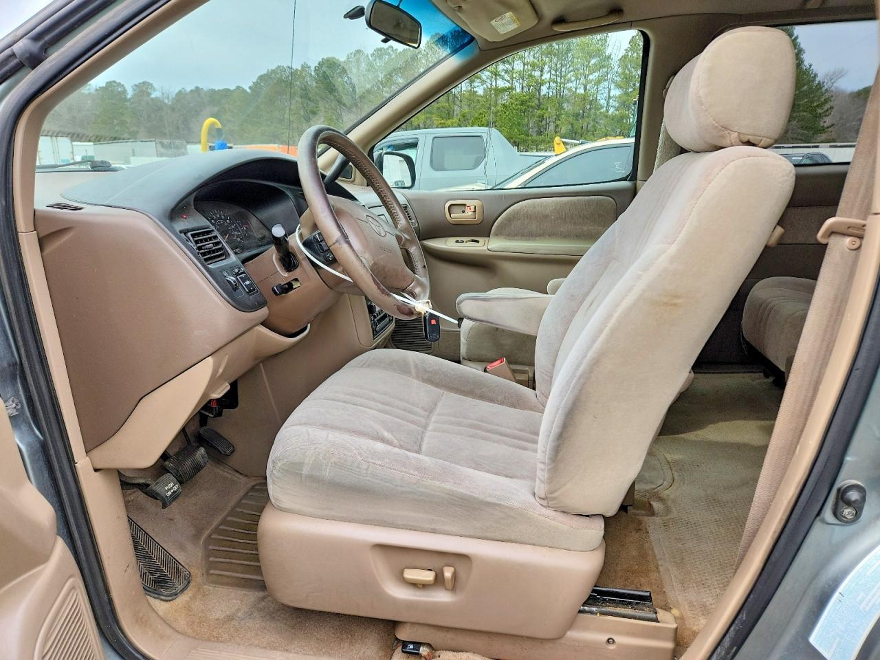 2000 Toyota Sienna Le - Фото 7