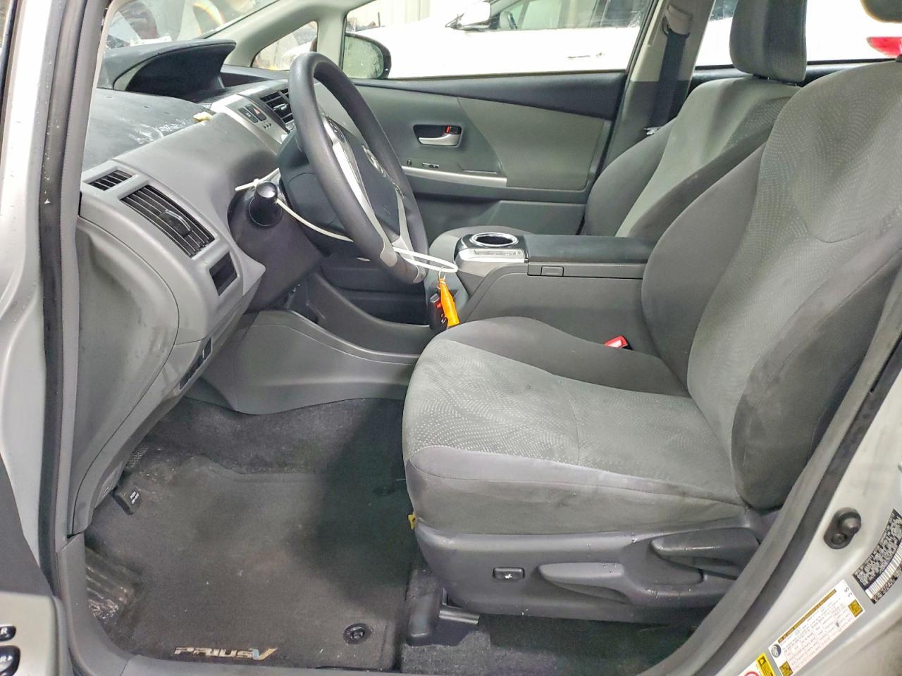 2012 Toyota Prius V - Image 7