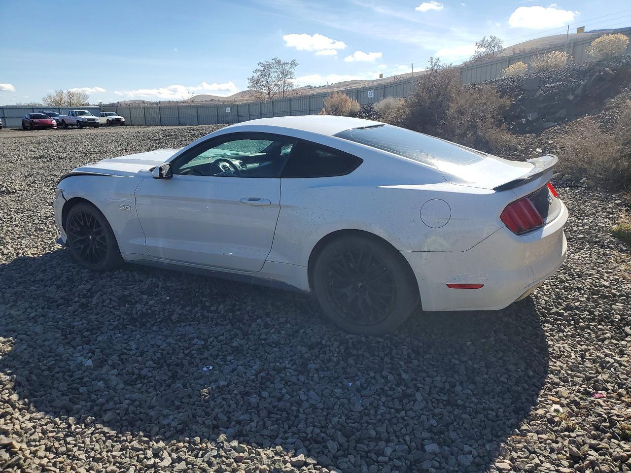 2015 Ford Mustang Gt - Фото 2