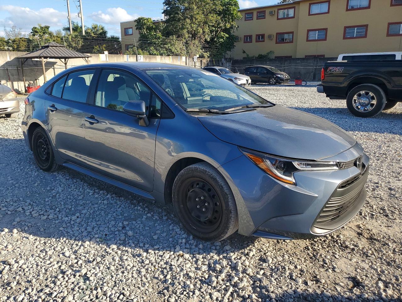 2025 Toyota Corolla Le - Фото 4
