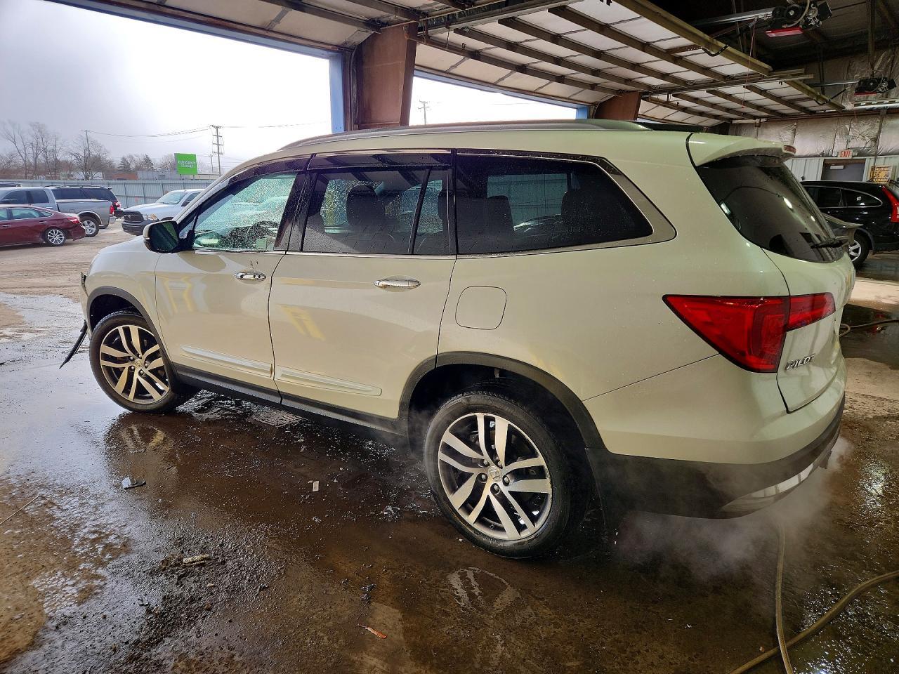 2017 Honda Pilot Touring - Фото 2