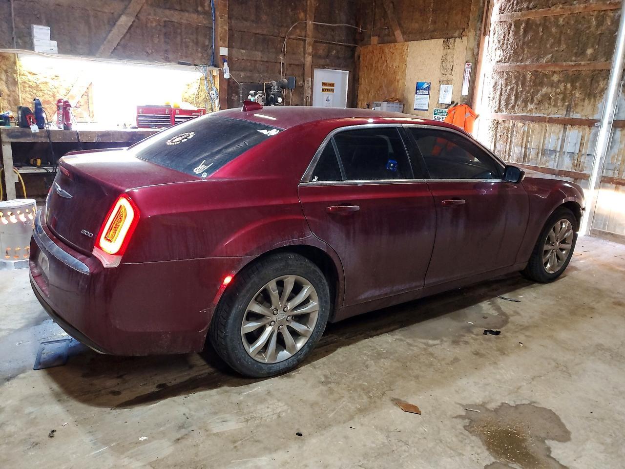 2018 Chrysler 300 Touring - Image 3