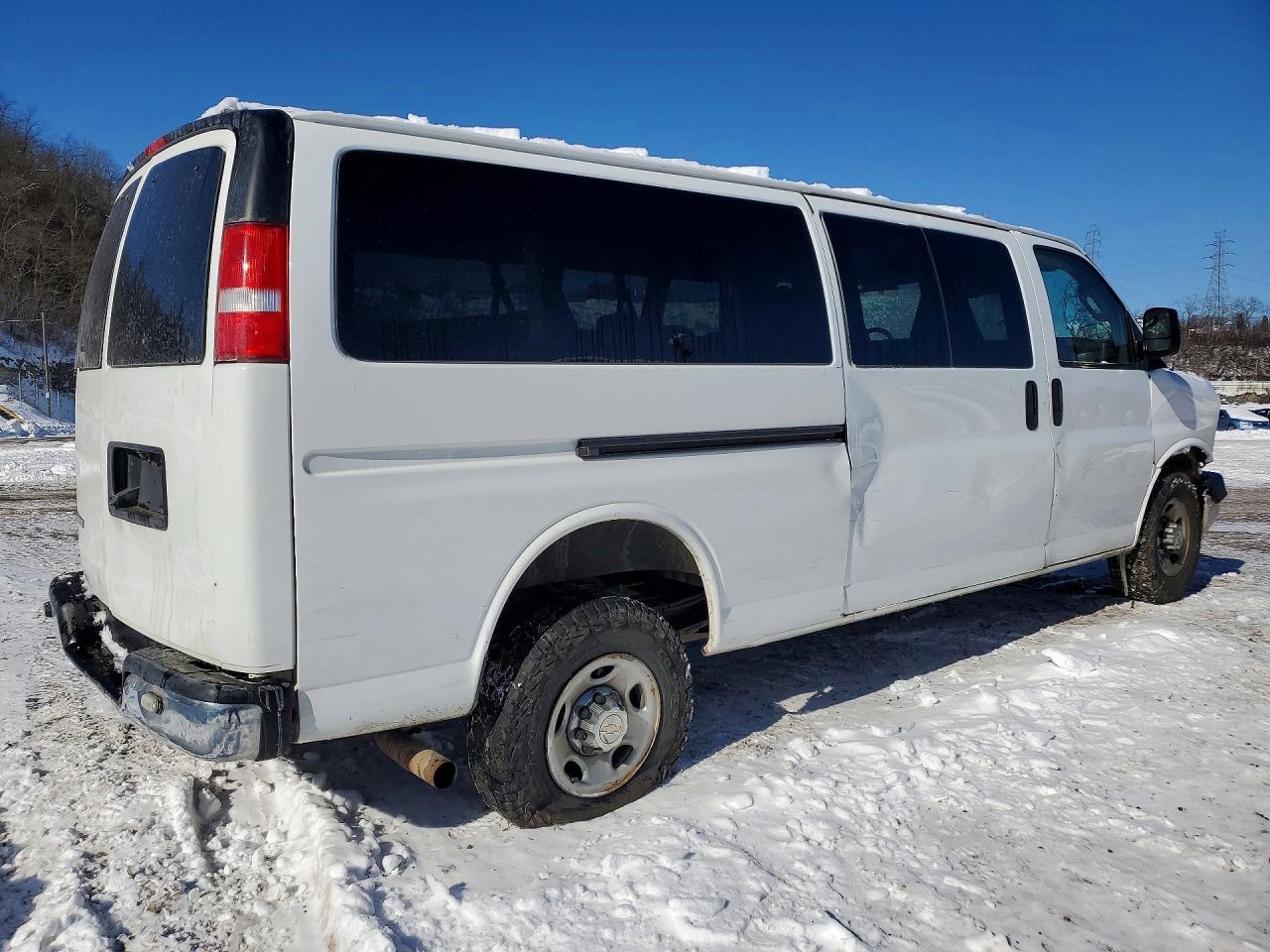 2020 Chevrolet Express G3500 Lt - Image 3