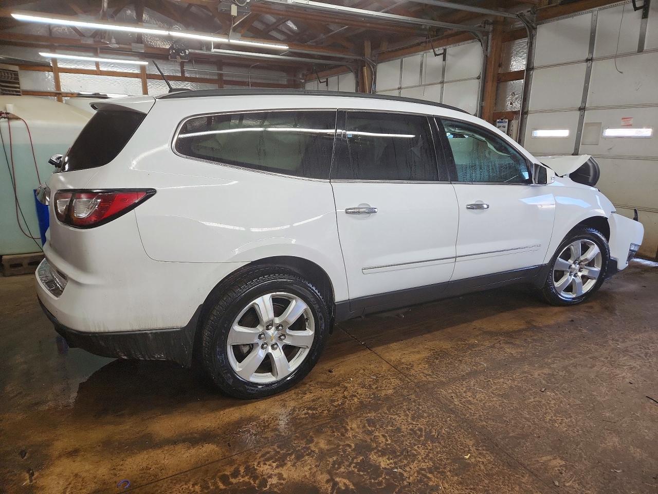 2017 Chevrolet Traverse Premier - Image 3
