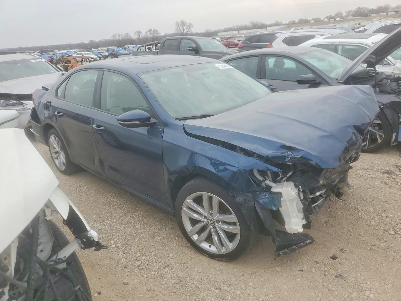 2019 Volkswagen Passat Wolfsburg - Фото 4