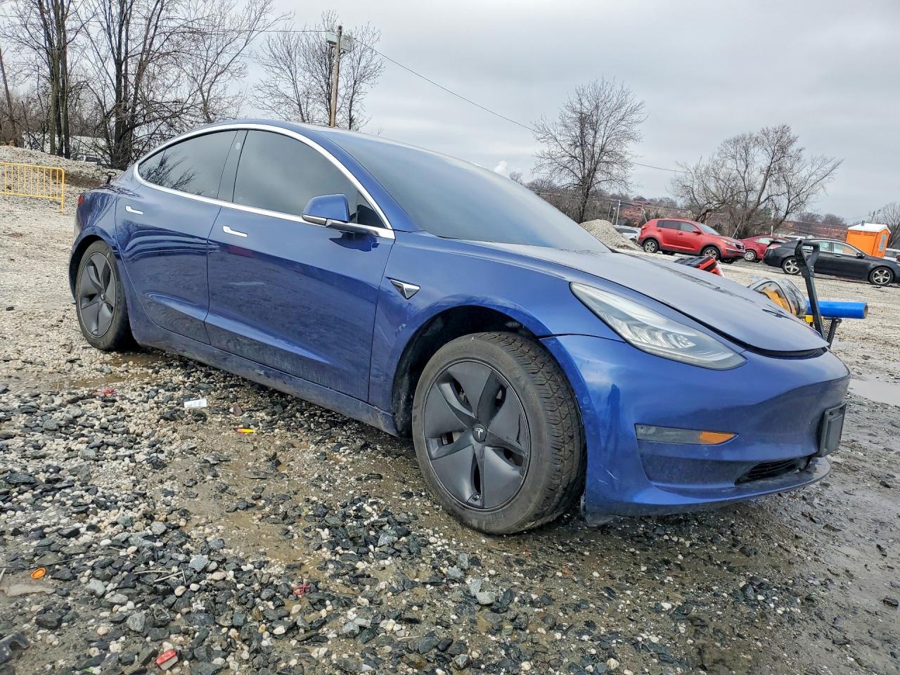 2019 Tesla Model 3 - Фото 4