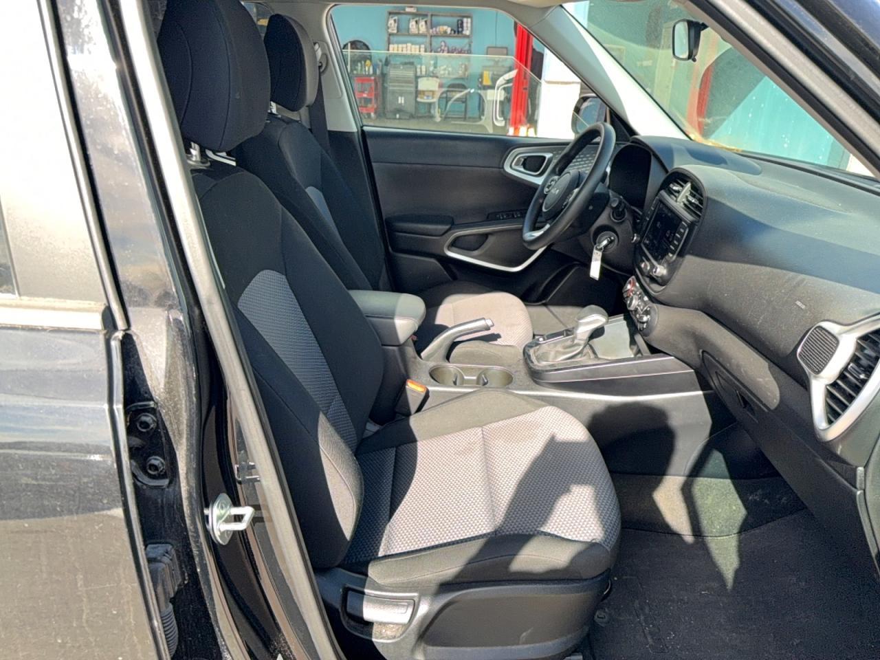 2022 Kia Soul Lx - Image 5