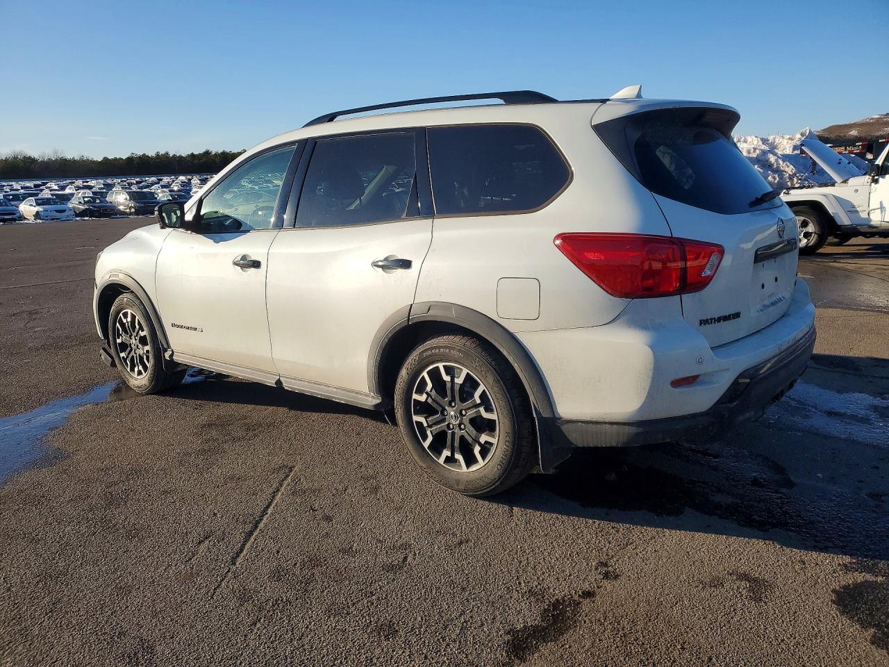 2020 Nissan Pathfinder Sl - Image 2