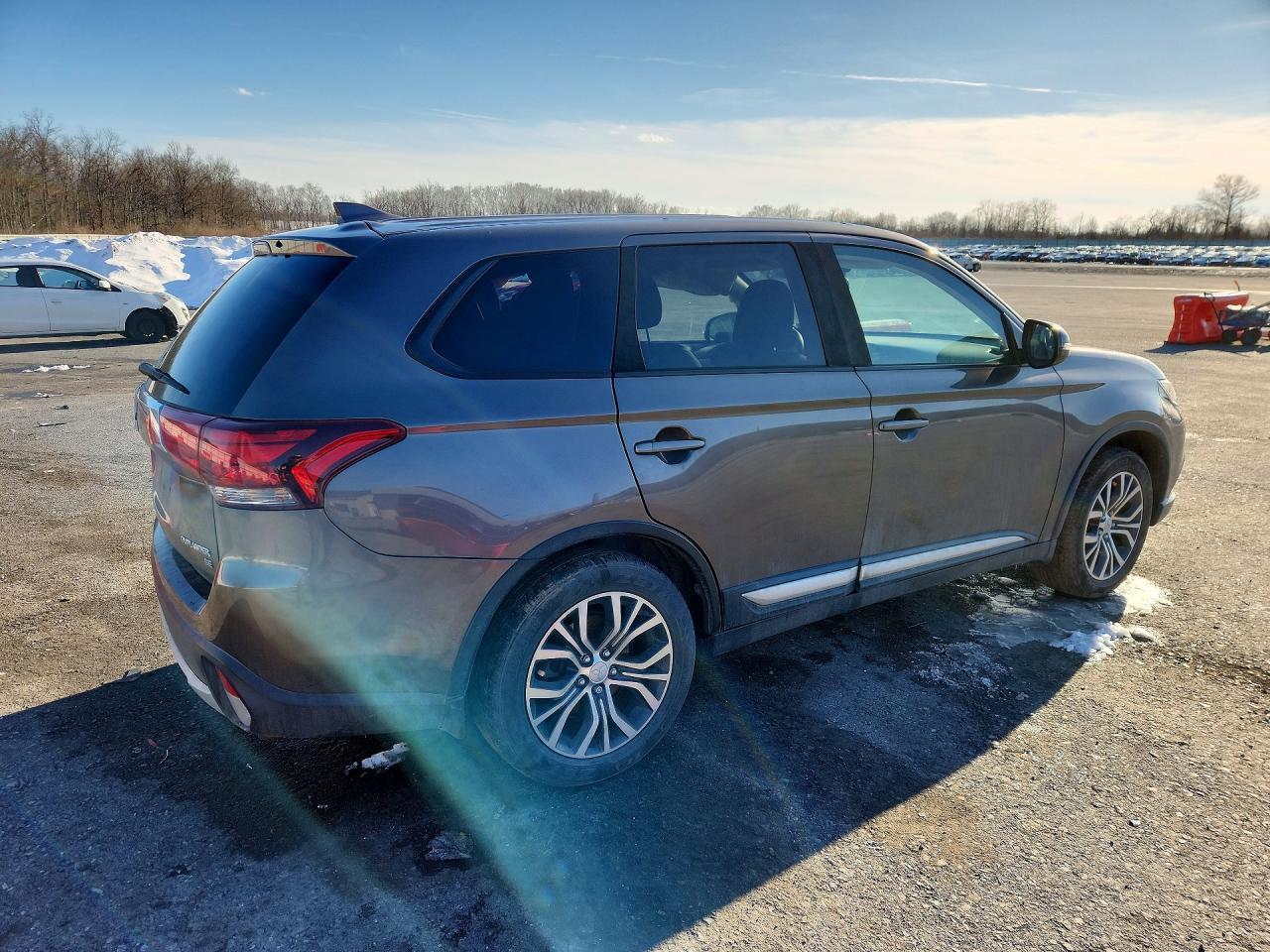 2017 Mitsubishi Outlander Se - Фото 3