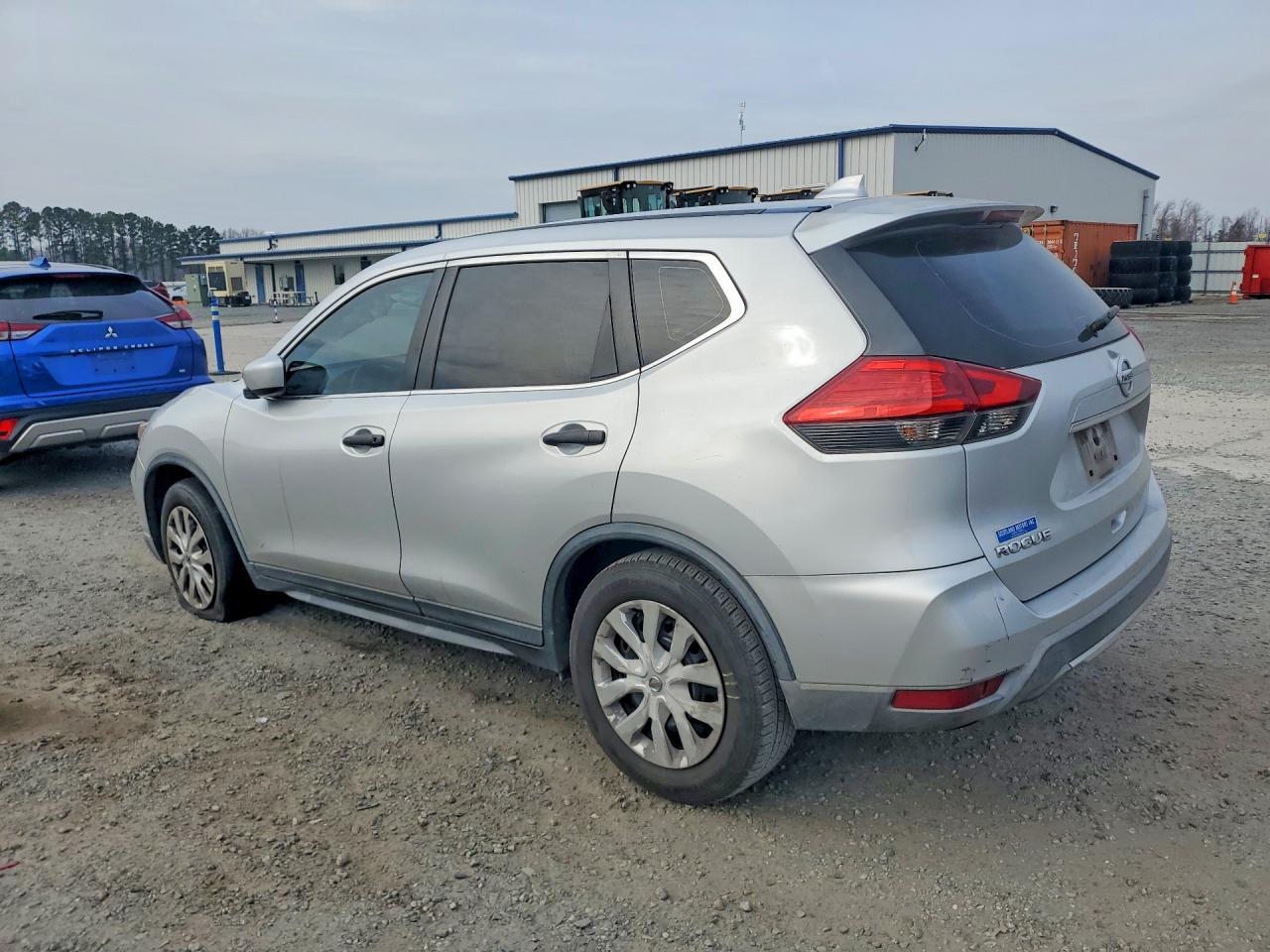 2017 Nissan Rogue S - Фото 2