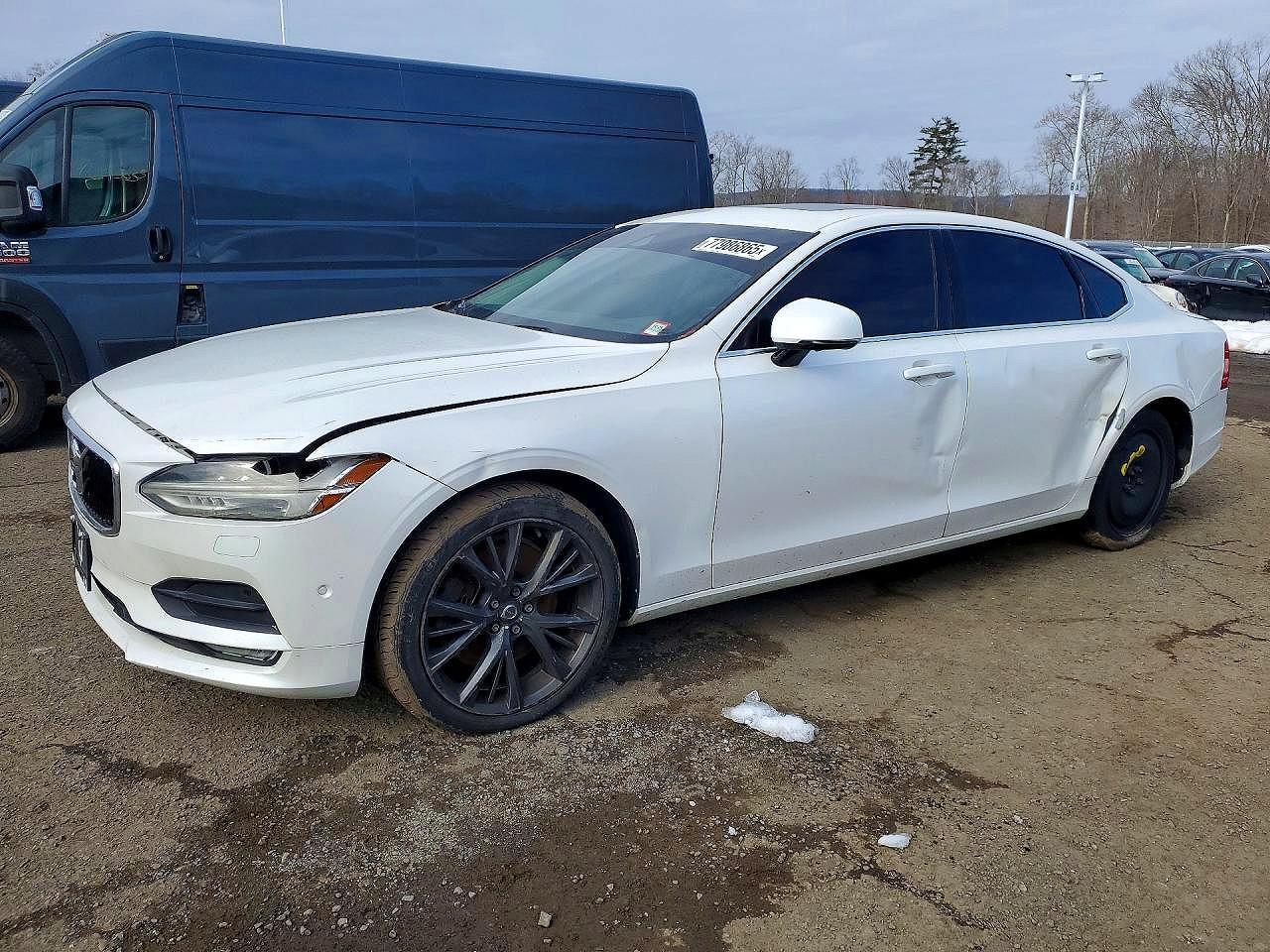 2018 Volvo S90 T6 Momentum