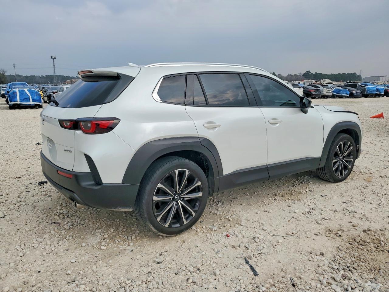 2025 Mazda Cx-50 - Image 3