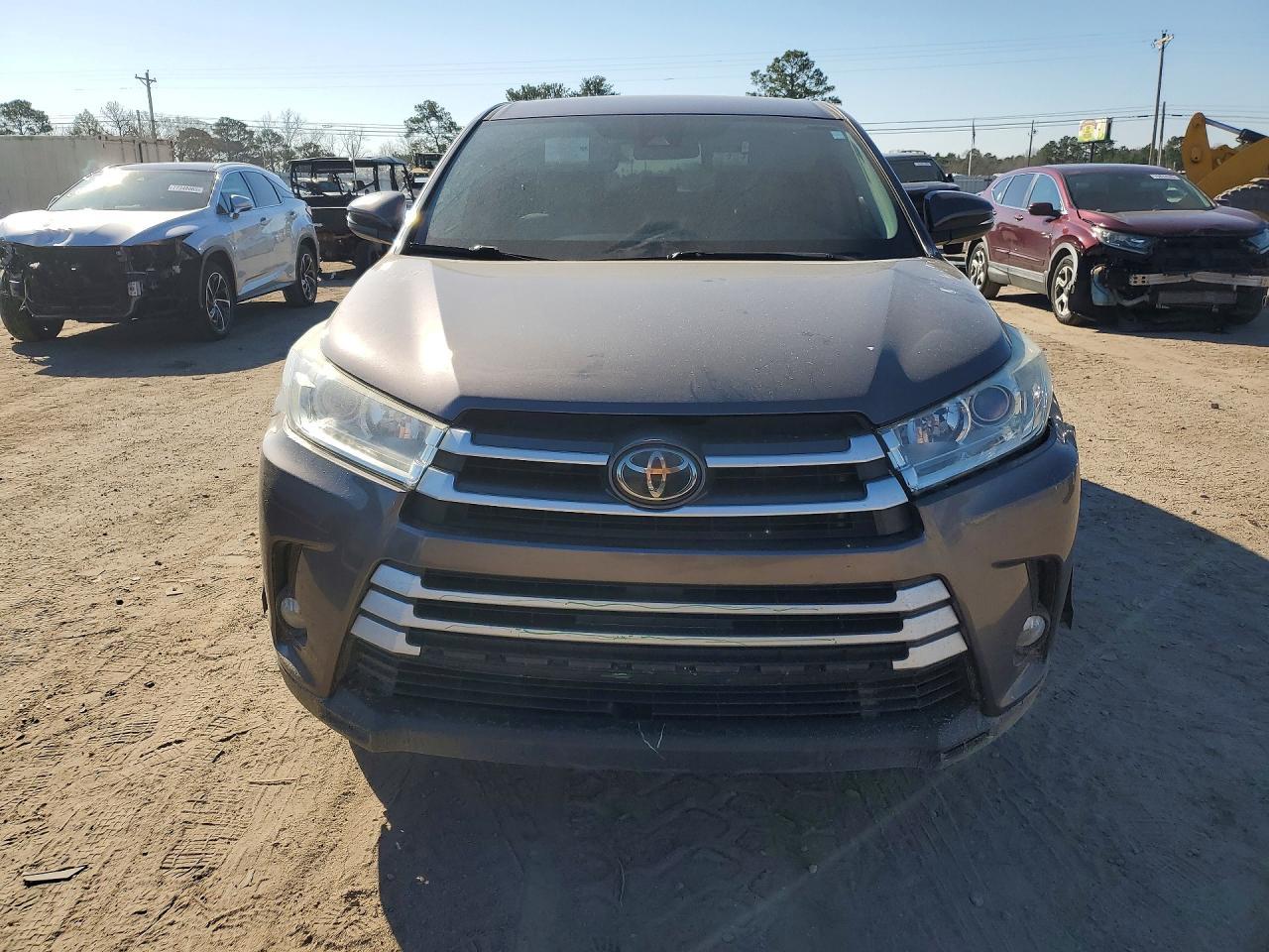 2019 Toyota Highlander Le - Фото 5