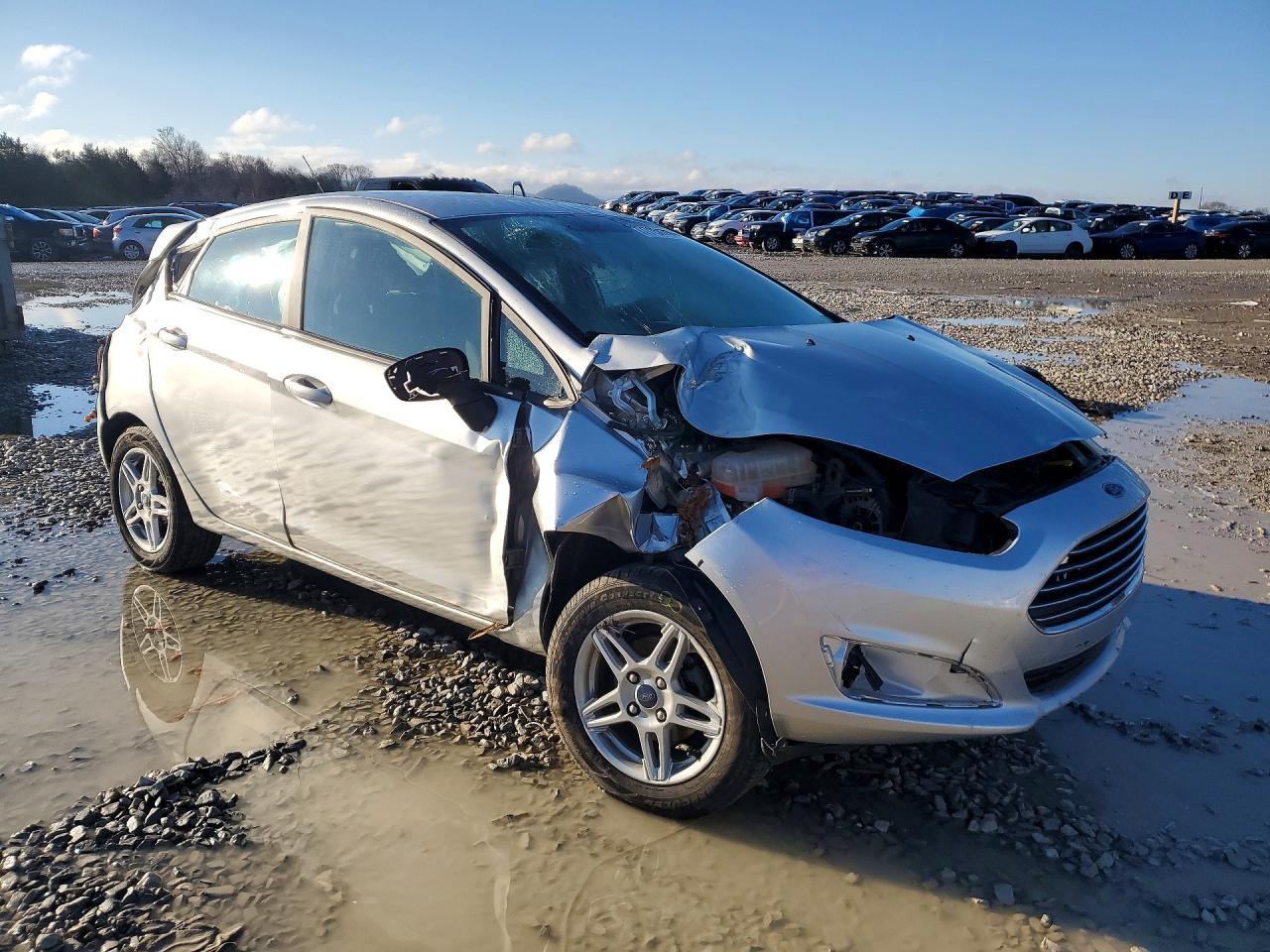 2019 Ford Fiesta Se - Фото 4