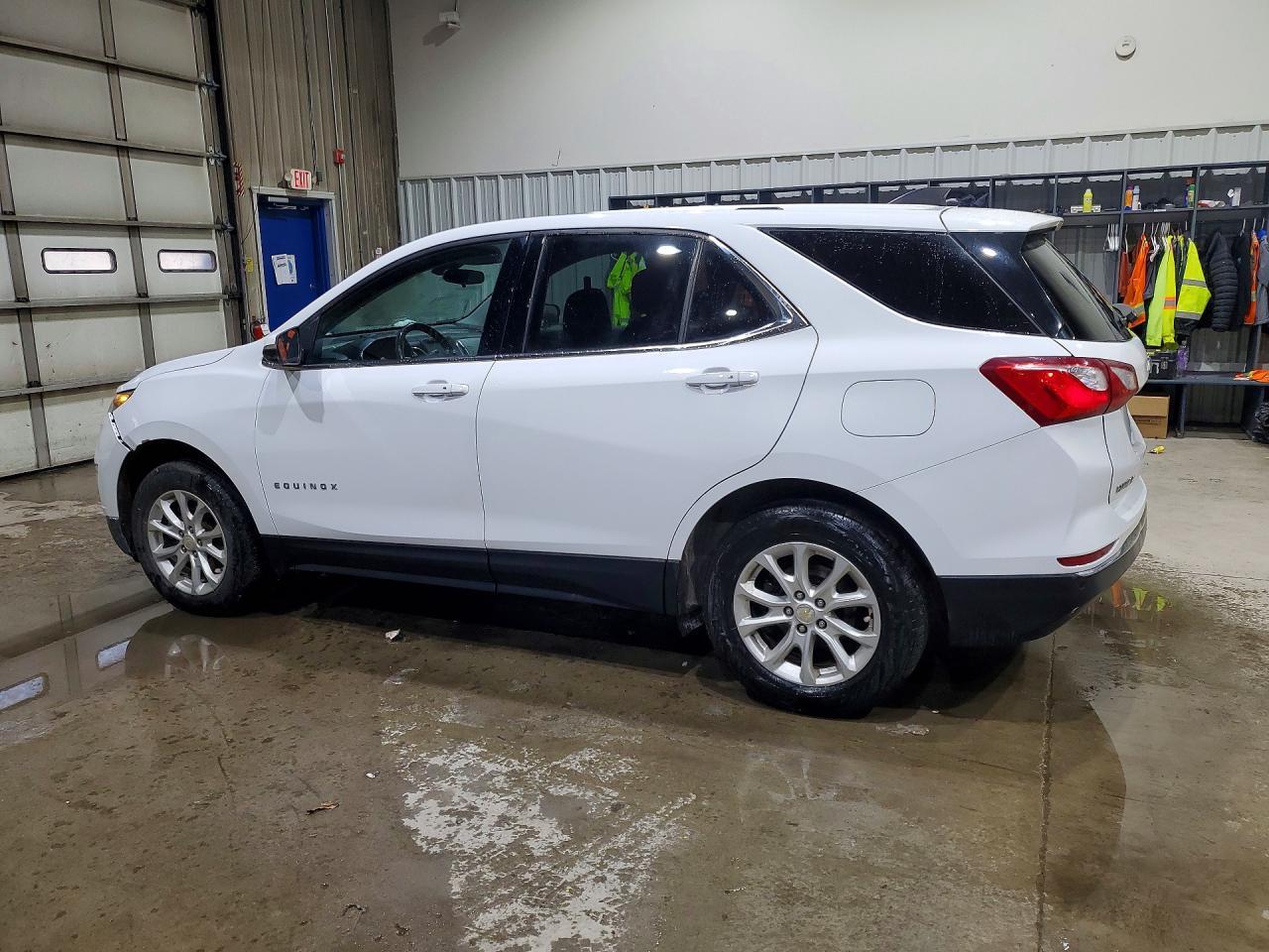 2018 Chevrolet Equinox Lt - Image 2