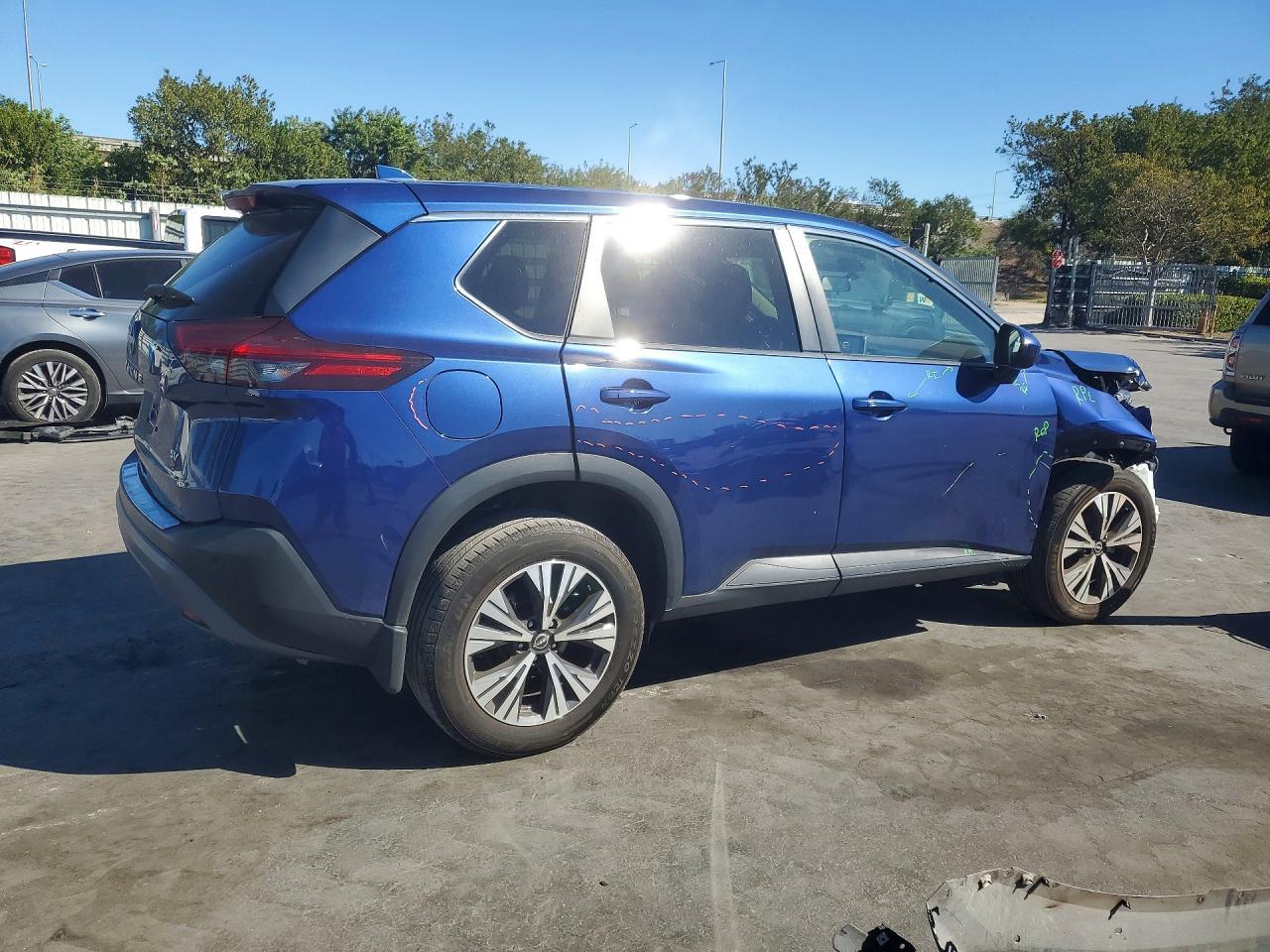 2023 Nissan Rogue Sv - Фото 3