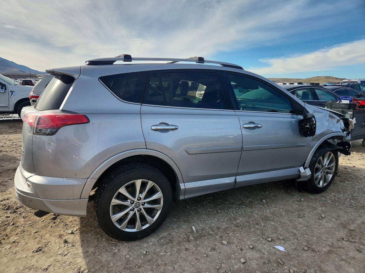 2017 Toyota Rav4 Platinum - Image 3