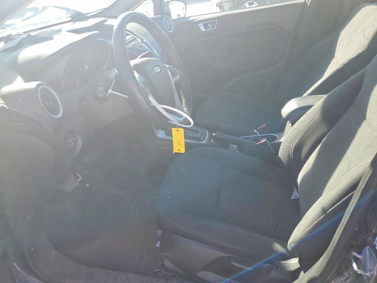 2016 Ford Fiesta Se - Фото 7