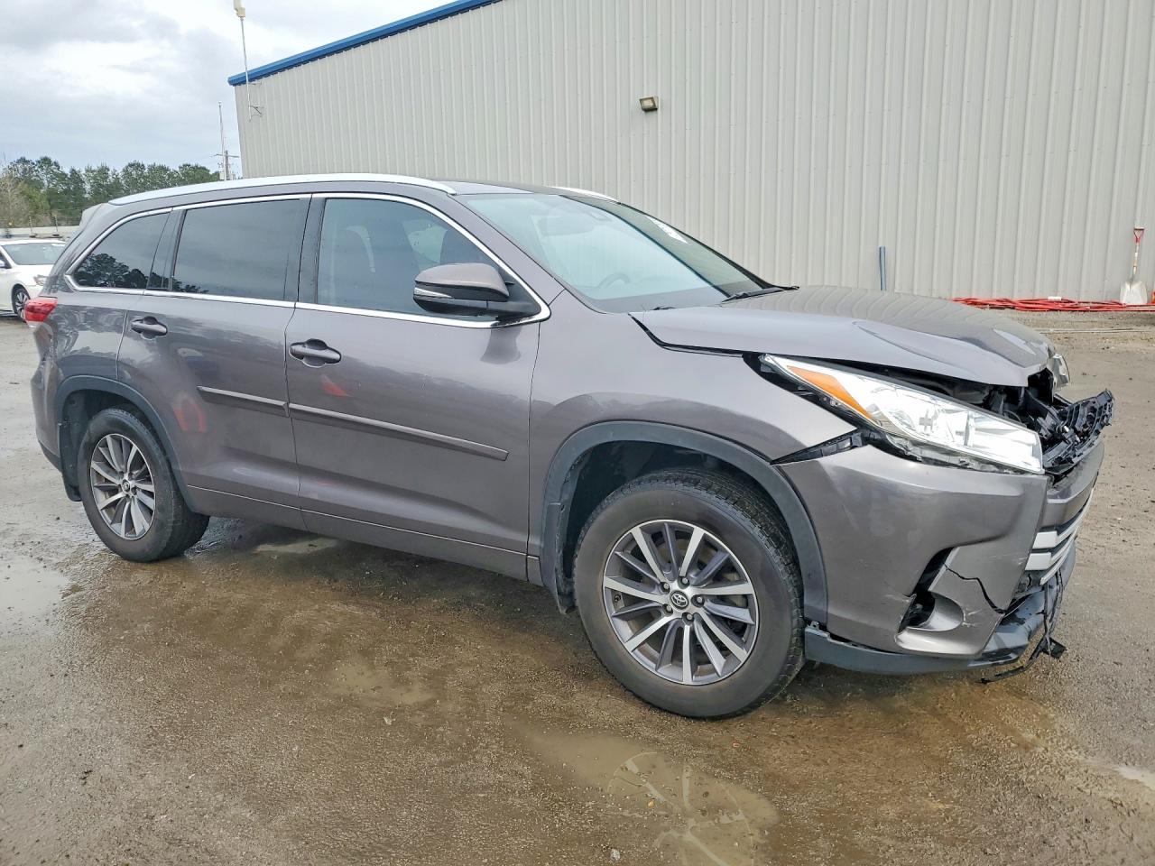 2017 Toyota Highlander Xle - Фото 4