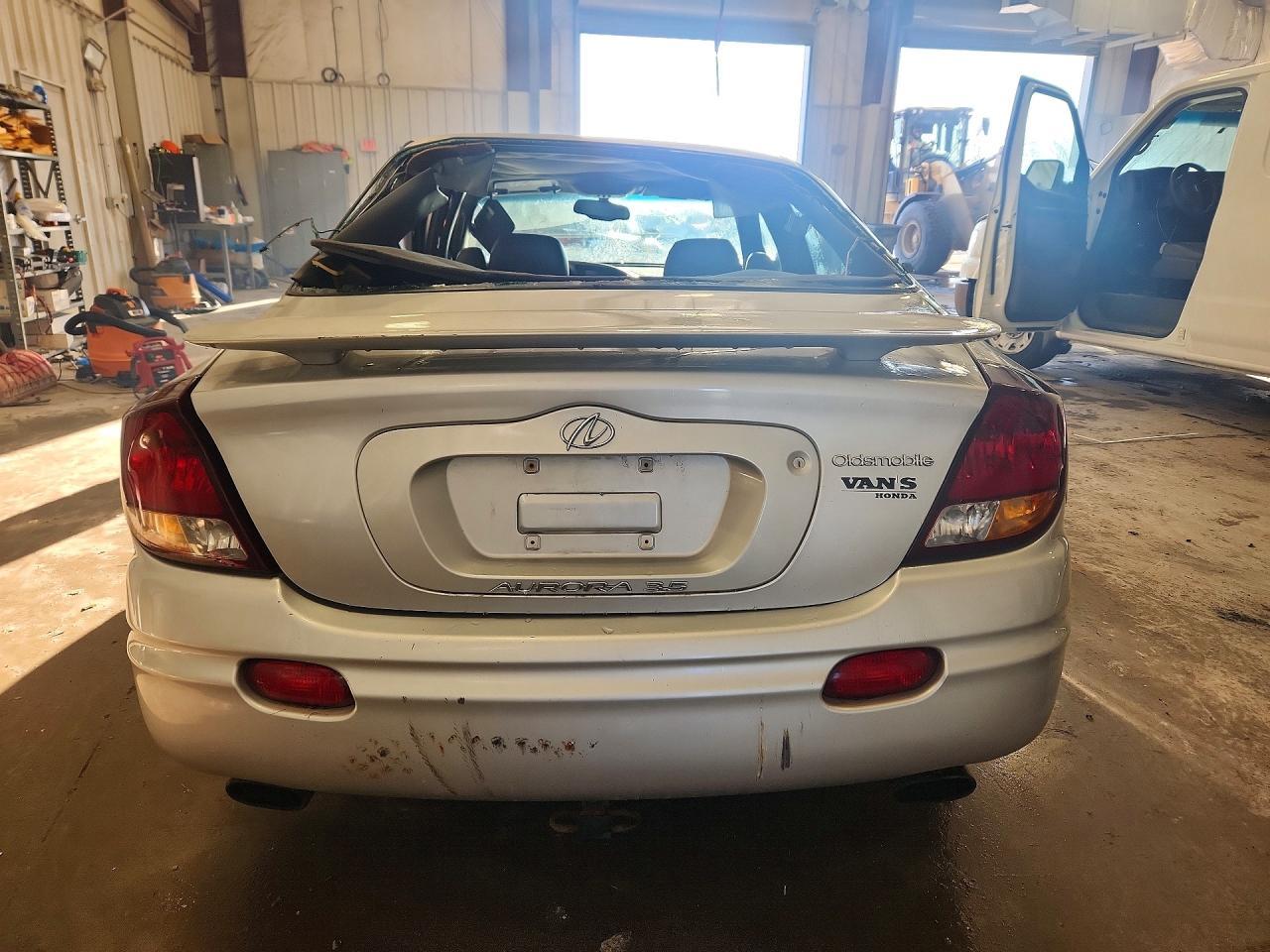 2001 Oldsmobile Aurora - Image 6