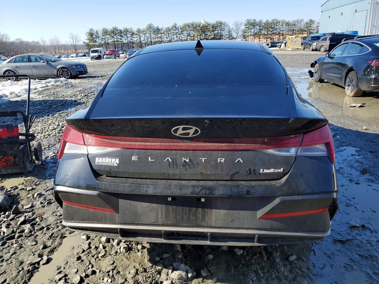 2025 Hyundai Elantra Limited - Image 6