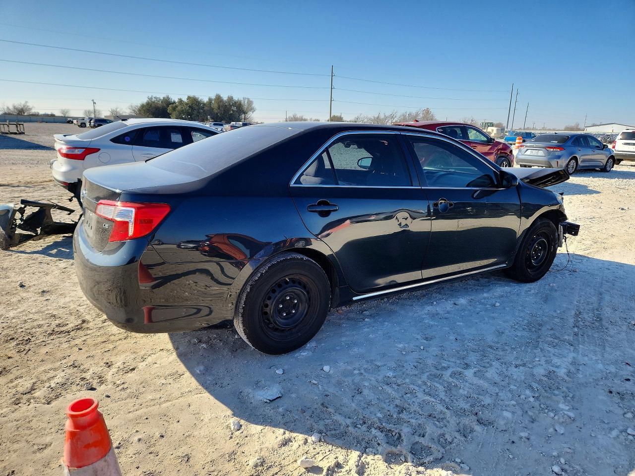2012 Toyota Camry Base - Фото 3