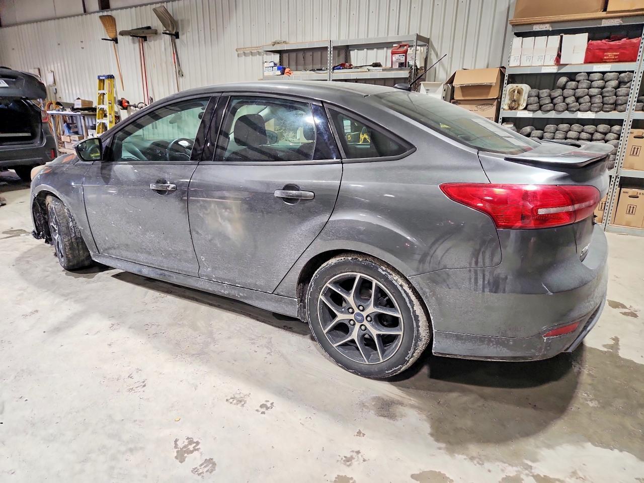 2016 Ford Focus Se - Image 2