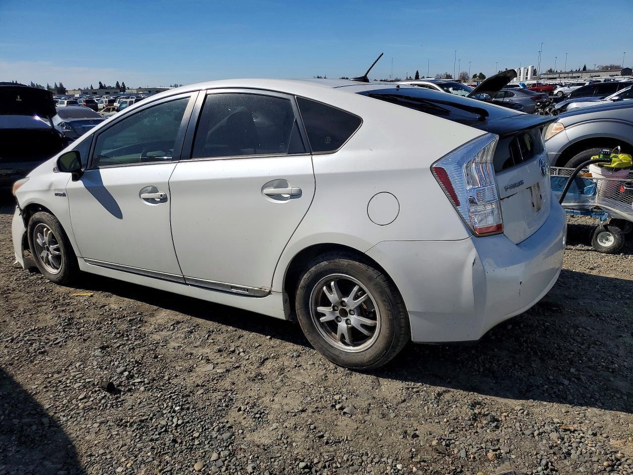 2010 Toyota Prius Iii - Фото 2