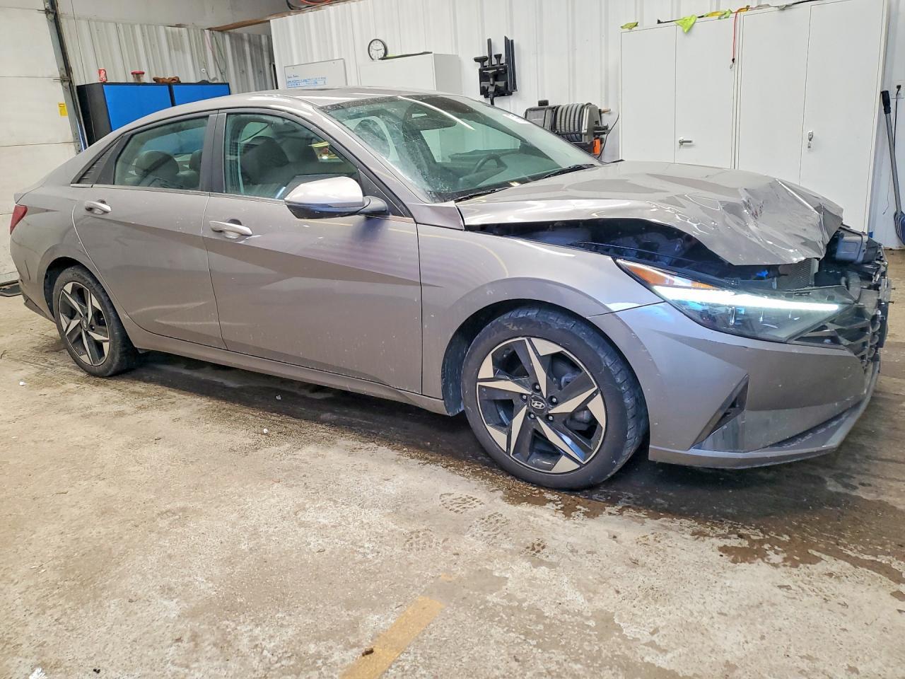 2022 Hyundai Elantra Limited - Фото 4
