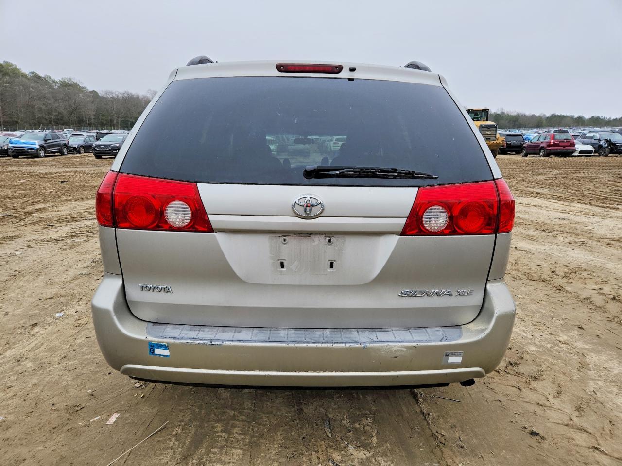 2006 Toyota Sienna - Image 6