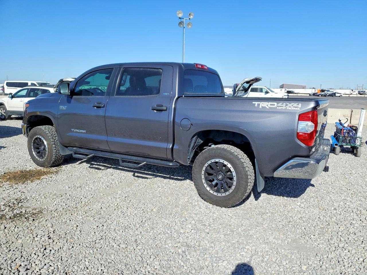 2019 Toyota Tundra Crewmax Sr5 - Image 2