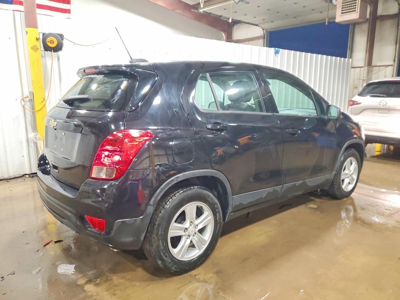 2020 Chevrolet Trax Ls - Image 3