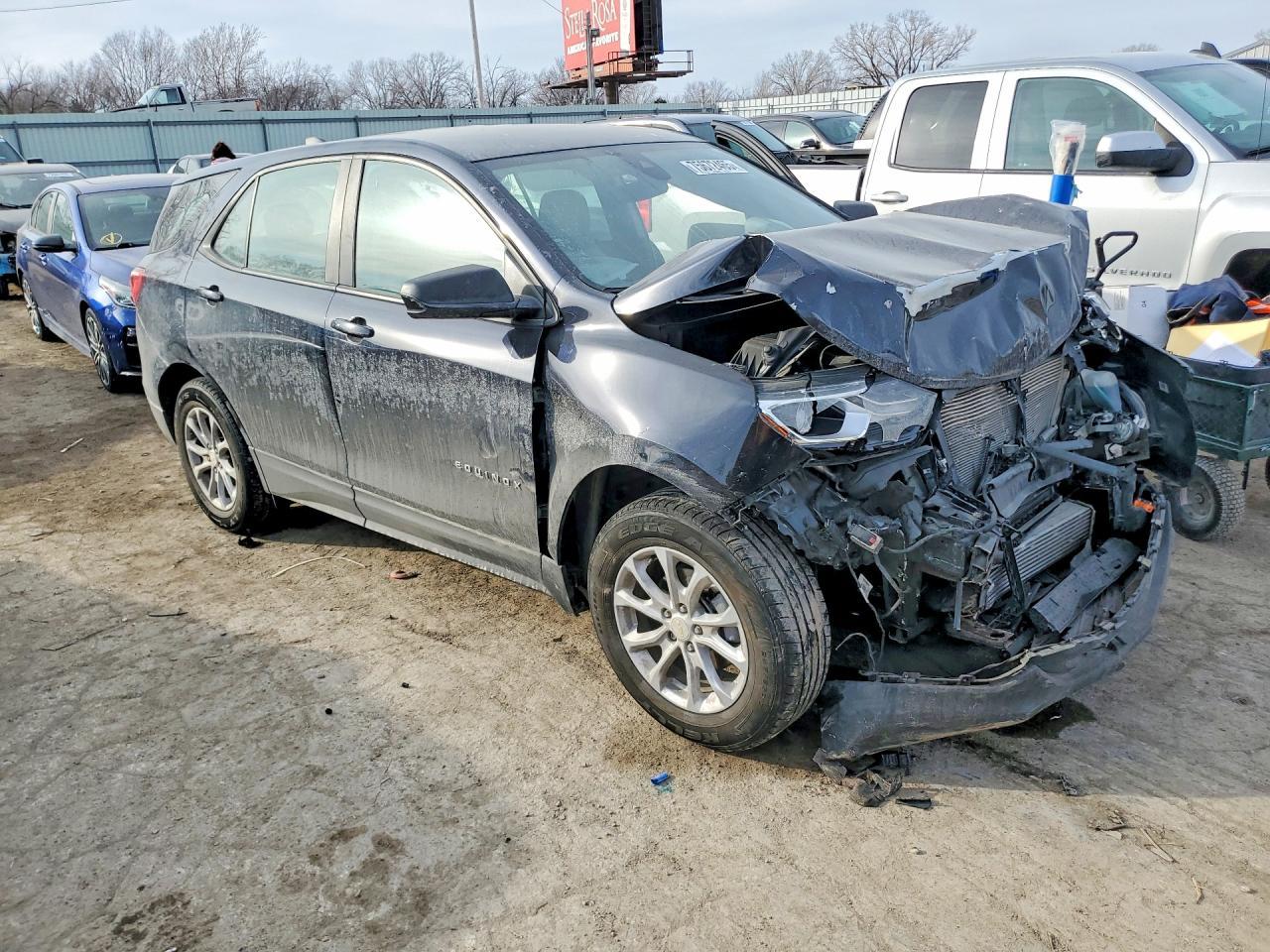 2020 Chevrolet Equinox Ls - Image 4