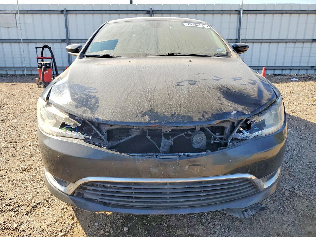 2016 Chrysler 200 Limited - Image 5