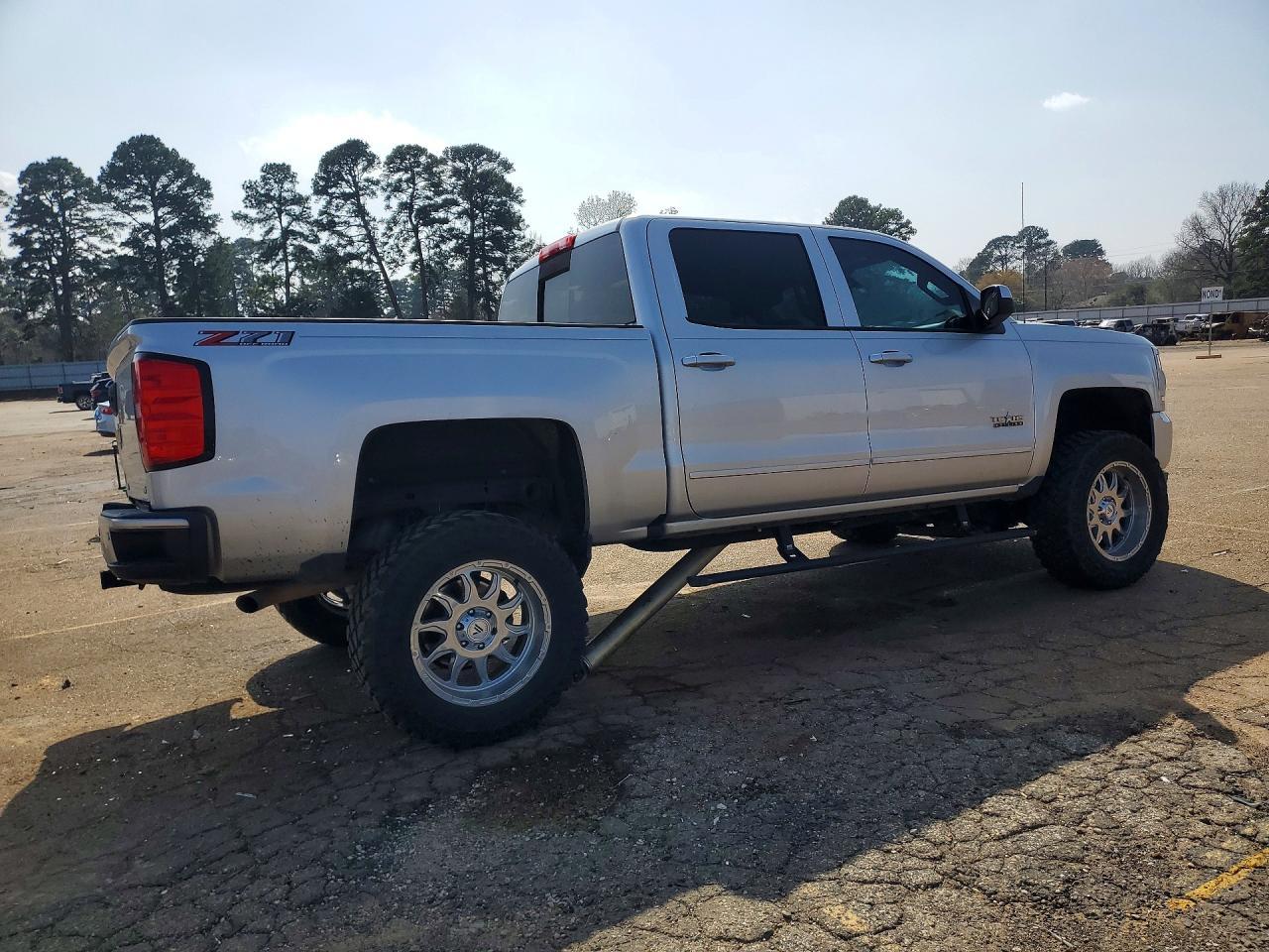 2018 Chevrolet Silverado K1500 Lt - Фото 3