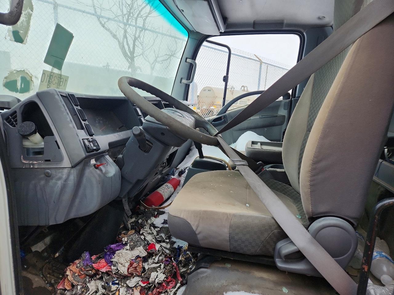 2013 Isuzu Npr Hd Delivery Truck - Фото 7