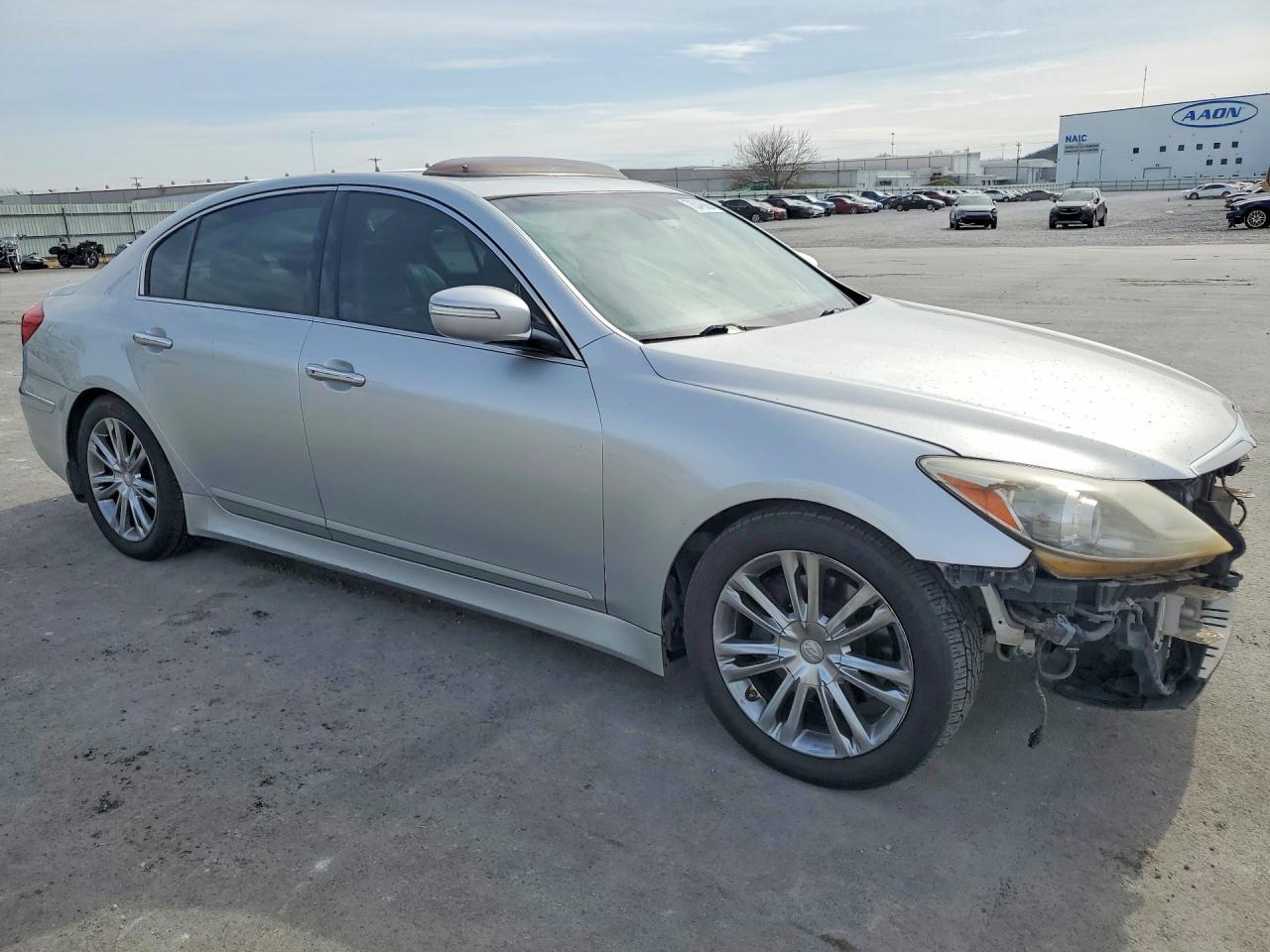 2013 Hyundai Genesis 3.8L - Фото 4